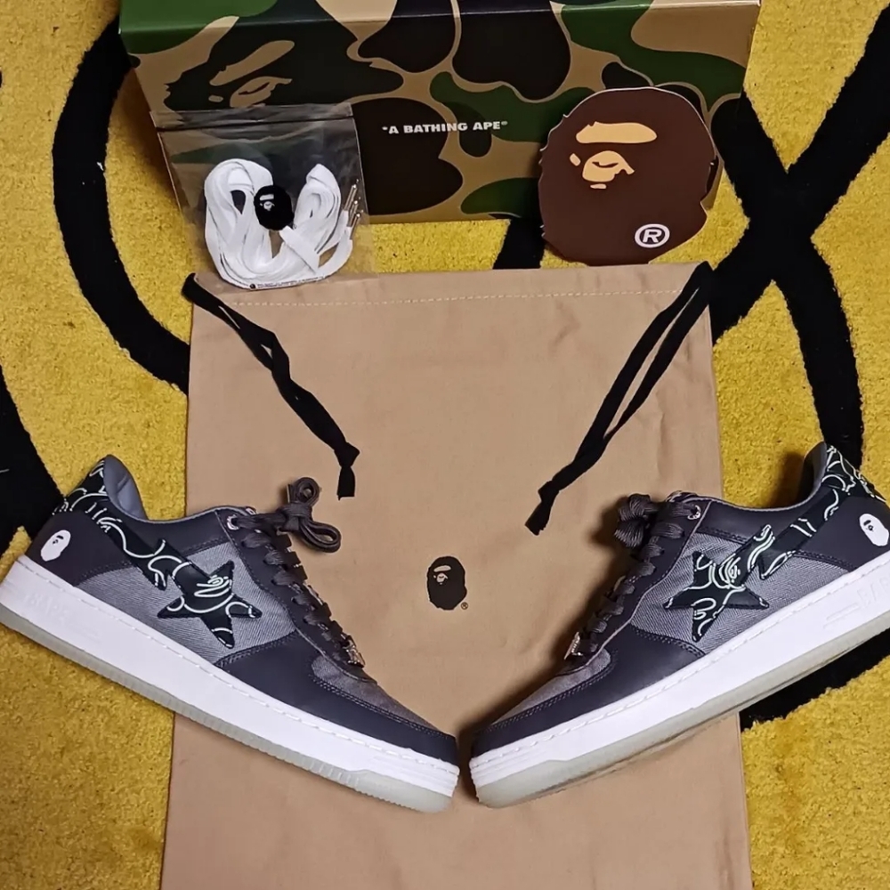SS/2022 Bape Sta Low "Text Code" glow in the dark Sneakers